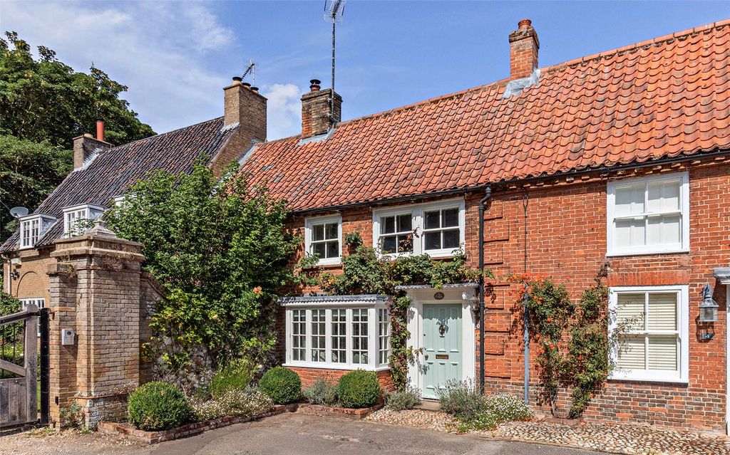 Property photo 1 of 17 Ivy Cottage