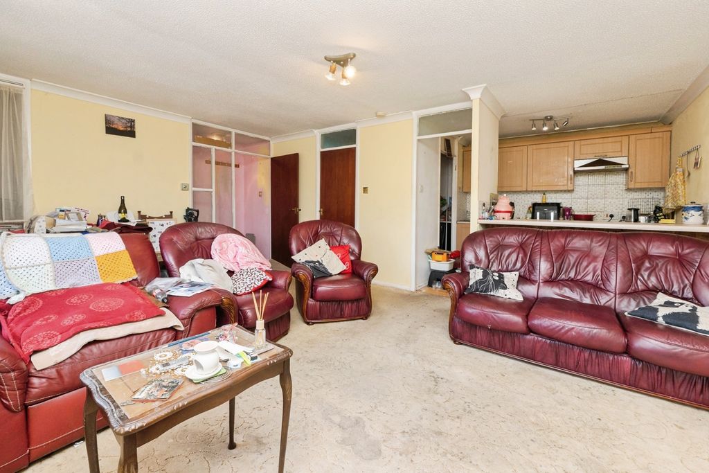 Property photo 3 of 16 Pbox-Img.Jpg