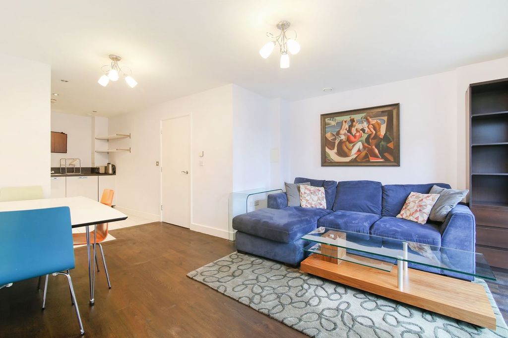 Property photo 3 of 10