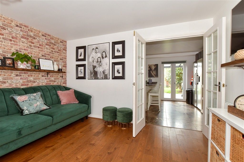 Property photo 2 of 12 Lounge