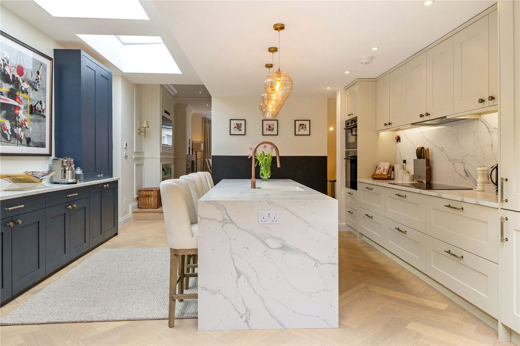 Property photo 1 of 19 Kitchen/Dining