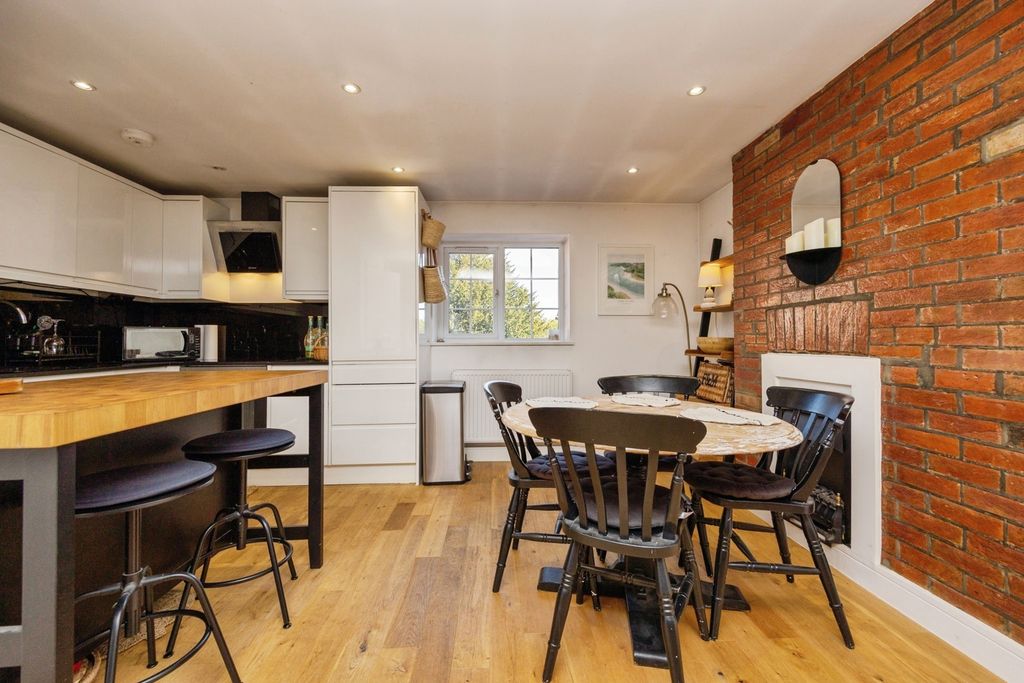 Property photo 2 of 22 Photo