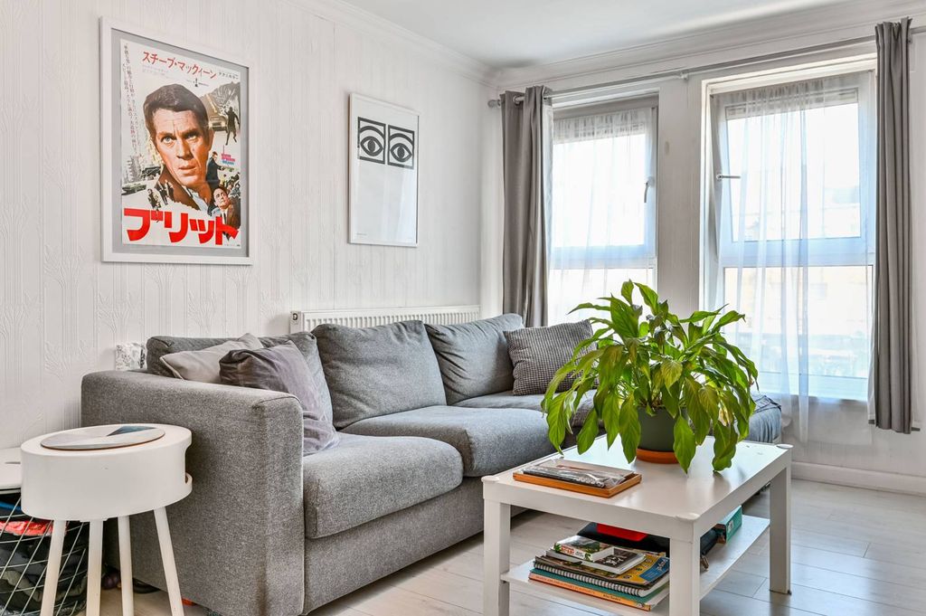 Property photo 2 of 8