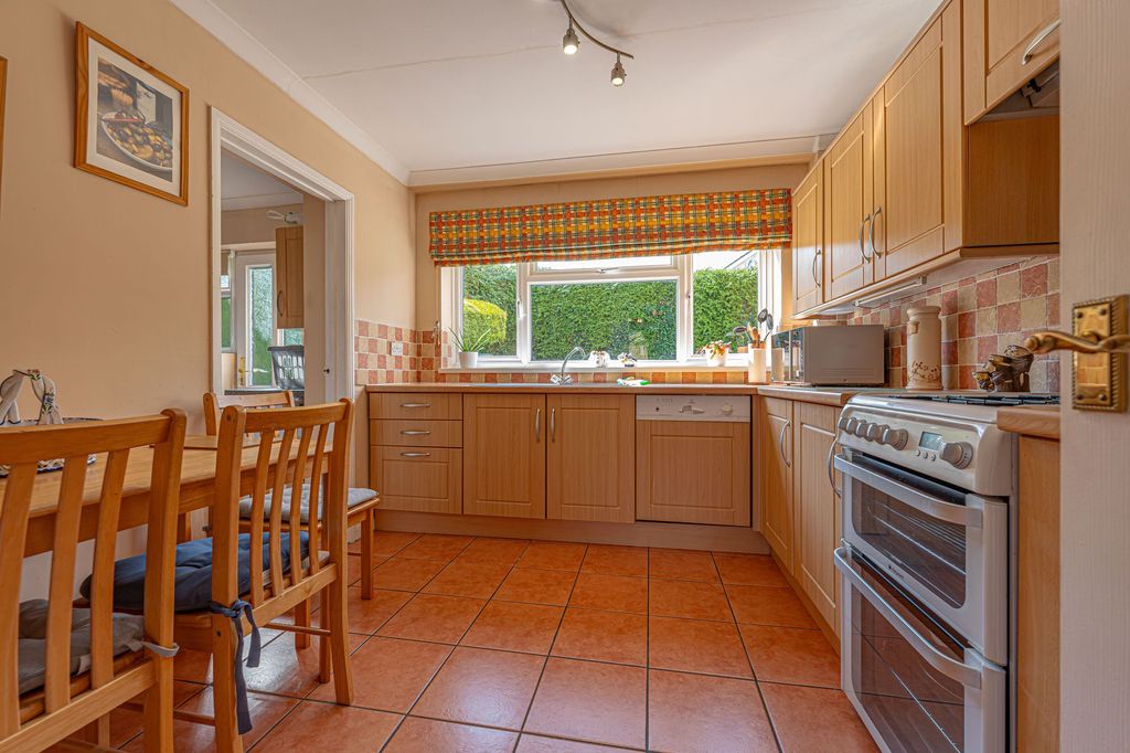 Property photo 3 of 31