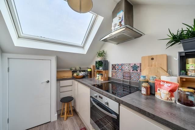 Property photo 3 of 19 Kitchen