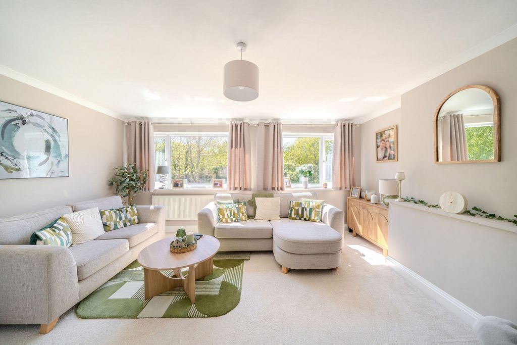 Property photo 3 of 39