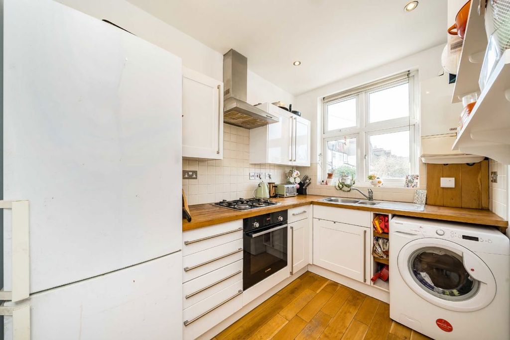 Property photo 3 of 5