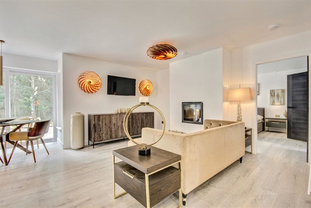 Property photo 3 of 28