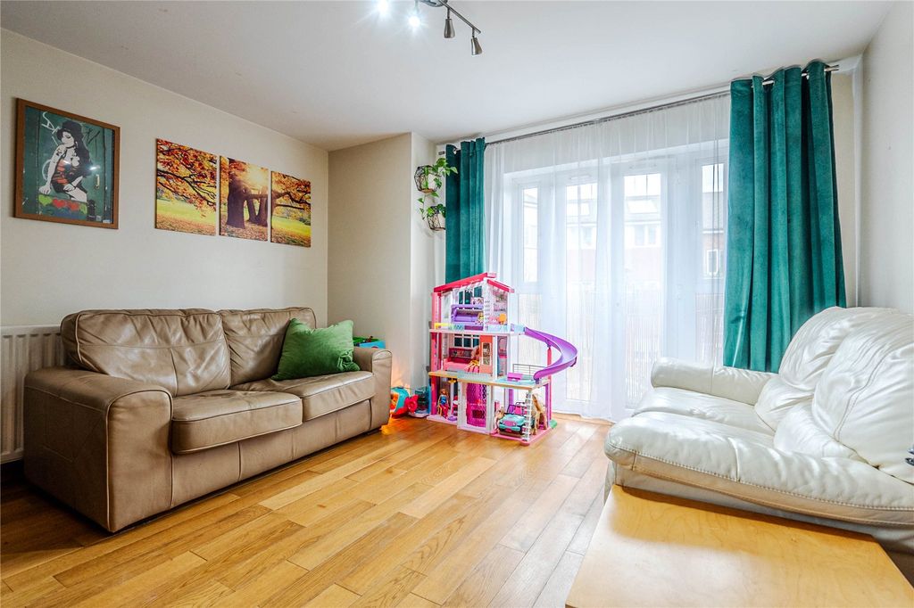 Property photo 3 of 8 Picture No. 01