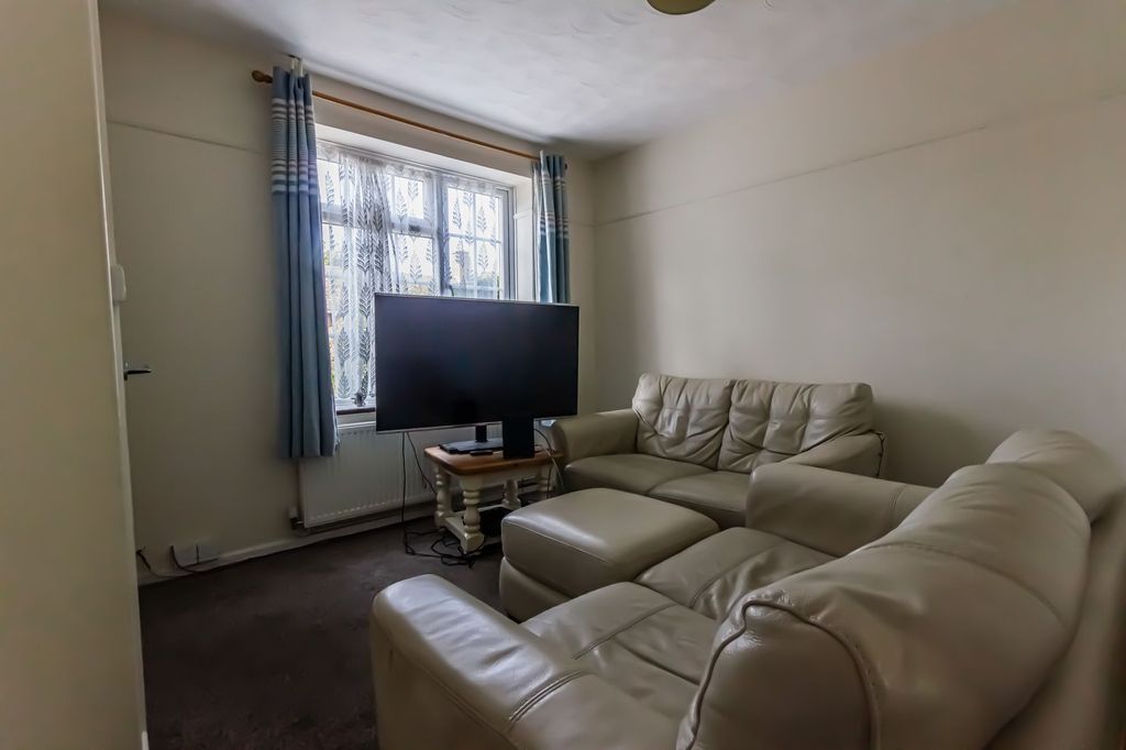 Property photo 3 of 23