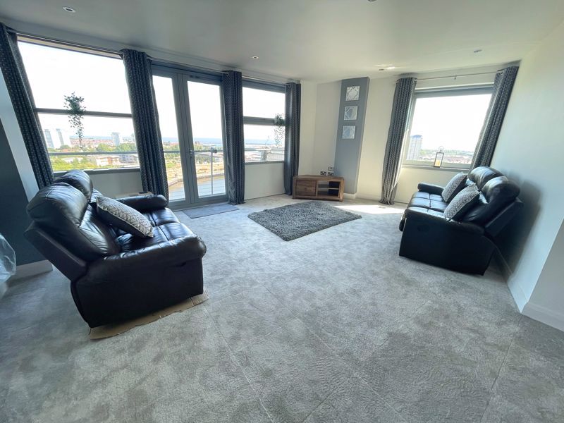 Property photo 2 of 10 Lounge