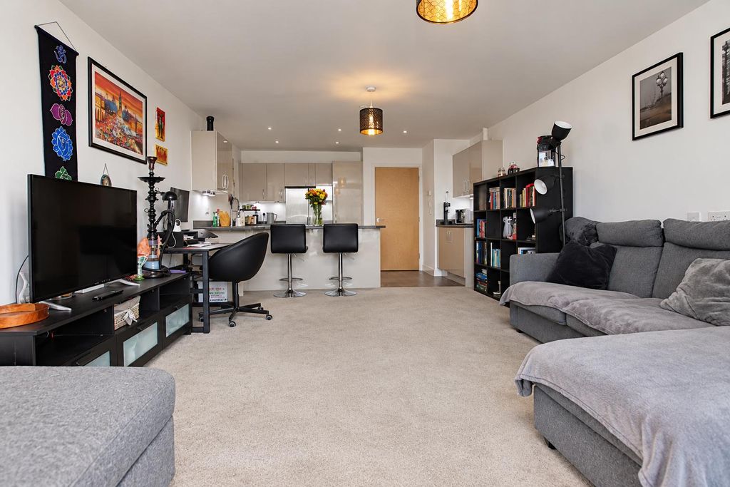 Property photo 3 of 11 2578Dccd-6Cff-4Bd9-B64c-1455522Ef8A3.Png