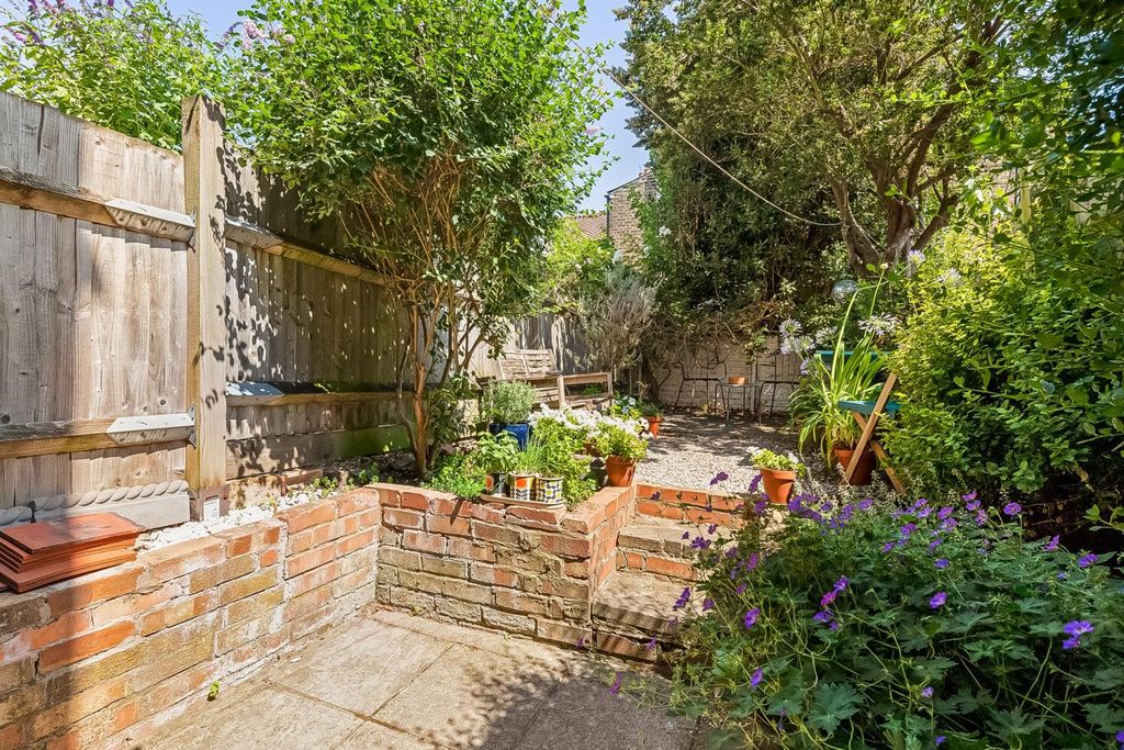 Property photo 3 of 11 2.Jpg
