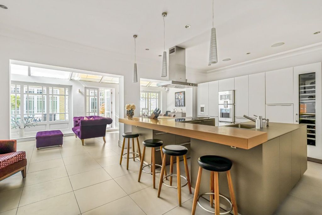 Property photo 1 of 34 Open Plan Kitchen &amp; Family Area