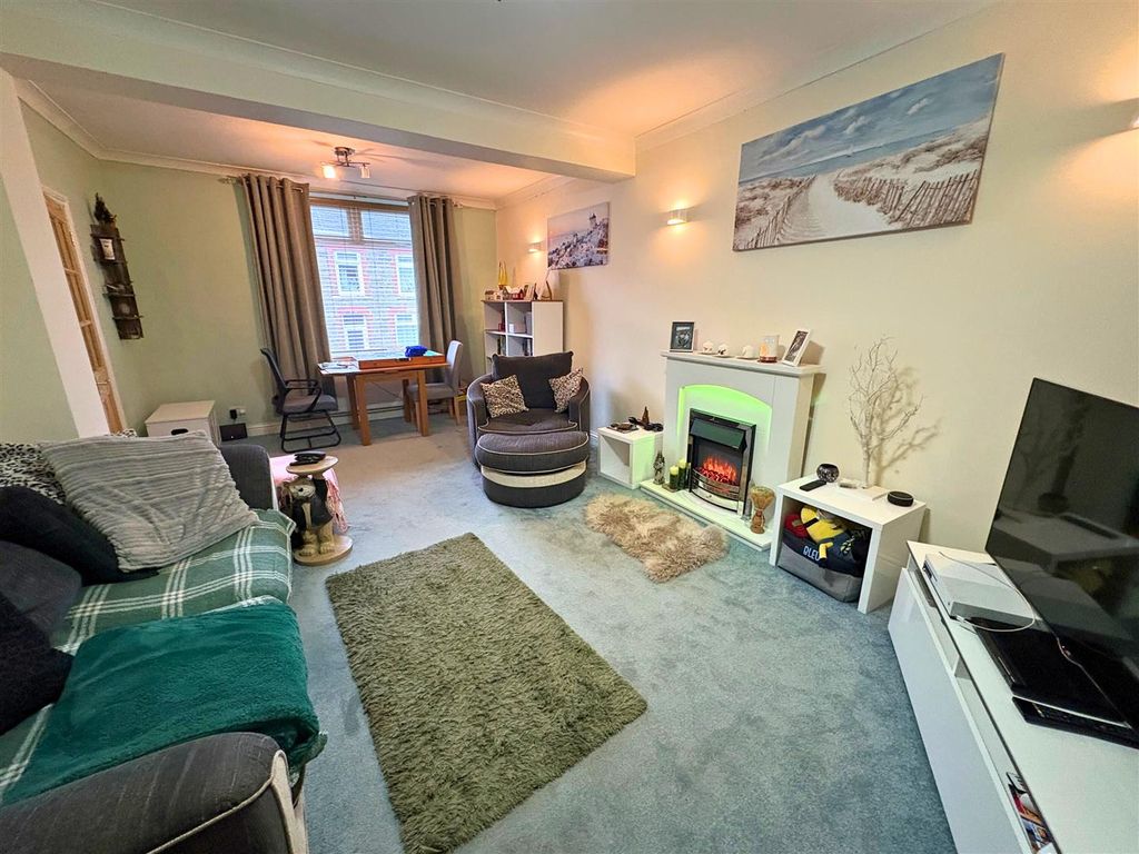 Property photo 1 of 14 Lounge E (Edit).Jpg