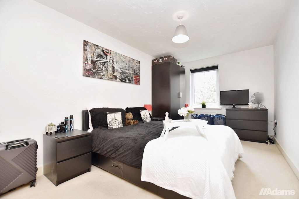 Property photo 3 of 16