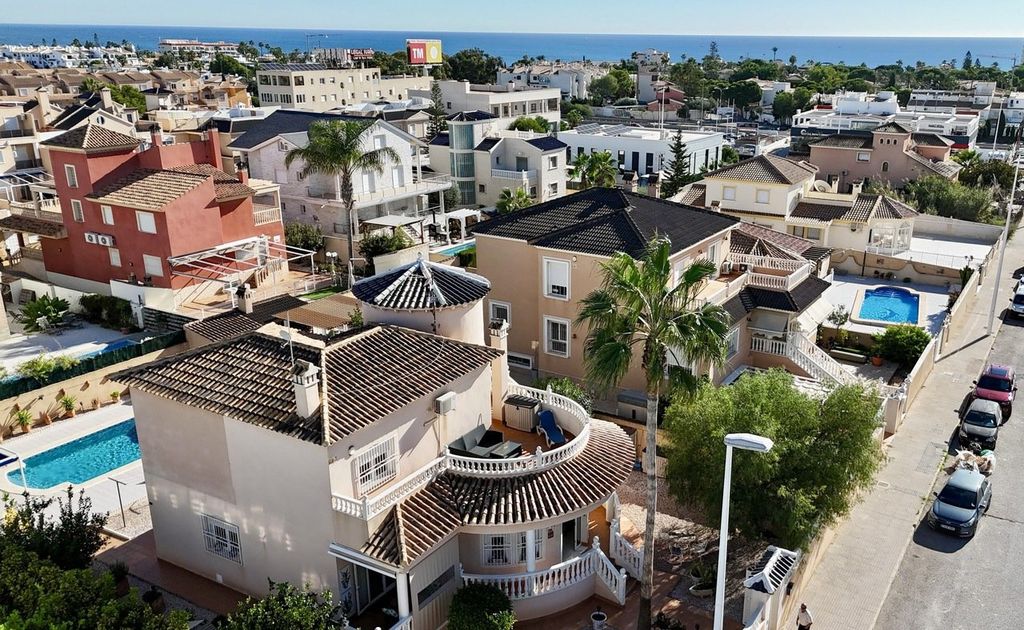 Property photo 1 of 40