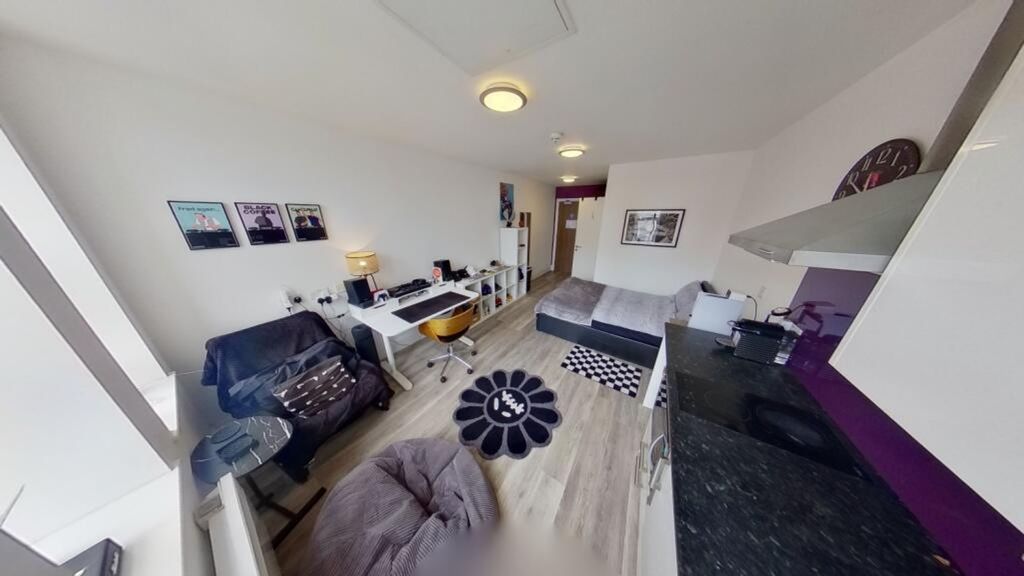 Property photo 2 of 4 This Inviting Double Bedroom Features A Spacious l...