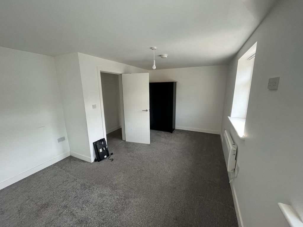 Property photo 3 of 6 Bedroom