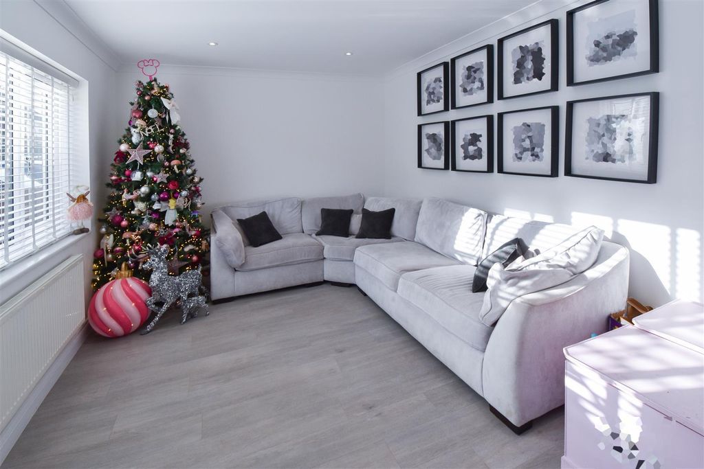 Property photo 2 of 15 1.Png