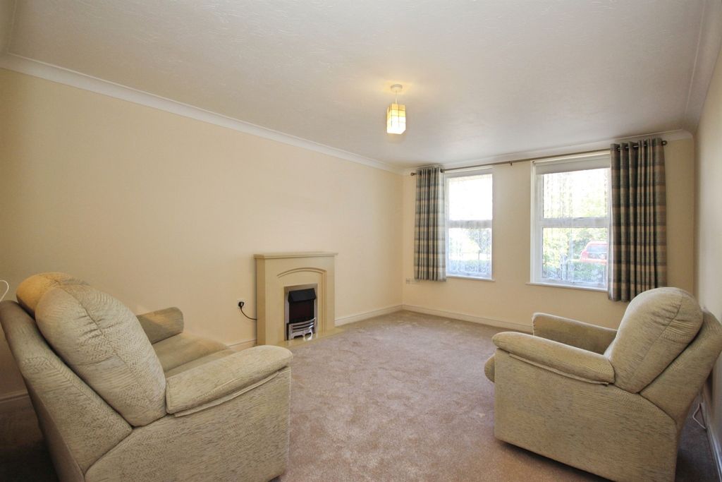 Property photo 2 of 8