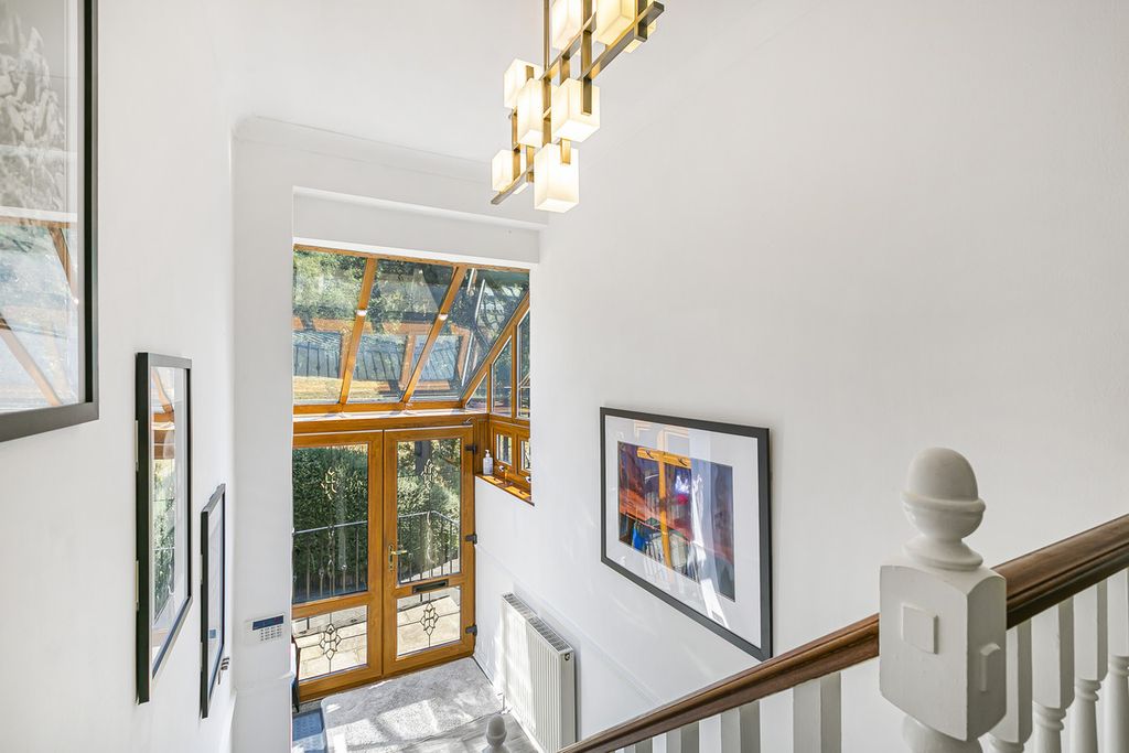 Property photo 2 of 45