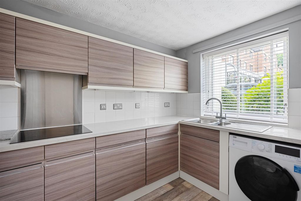 Property photo 2 of 12 Kitchen