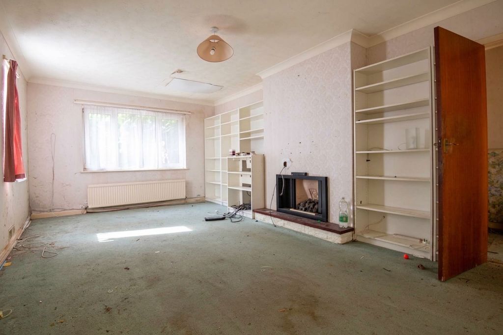 Property photo 3 of 15