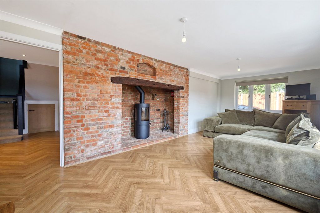 Property photo 3 of 27 Sitting Room
