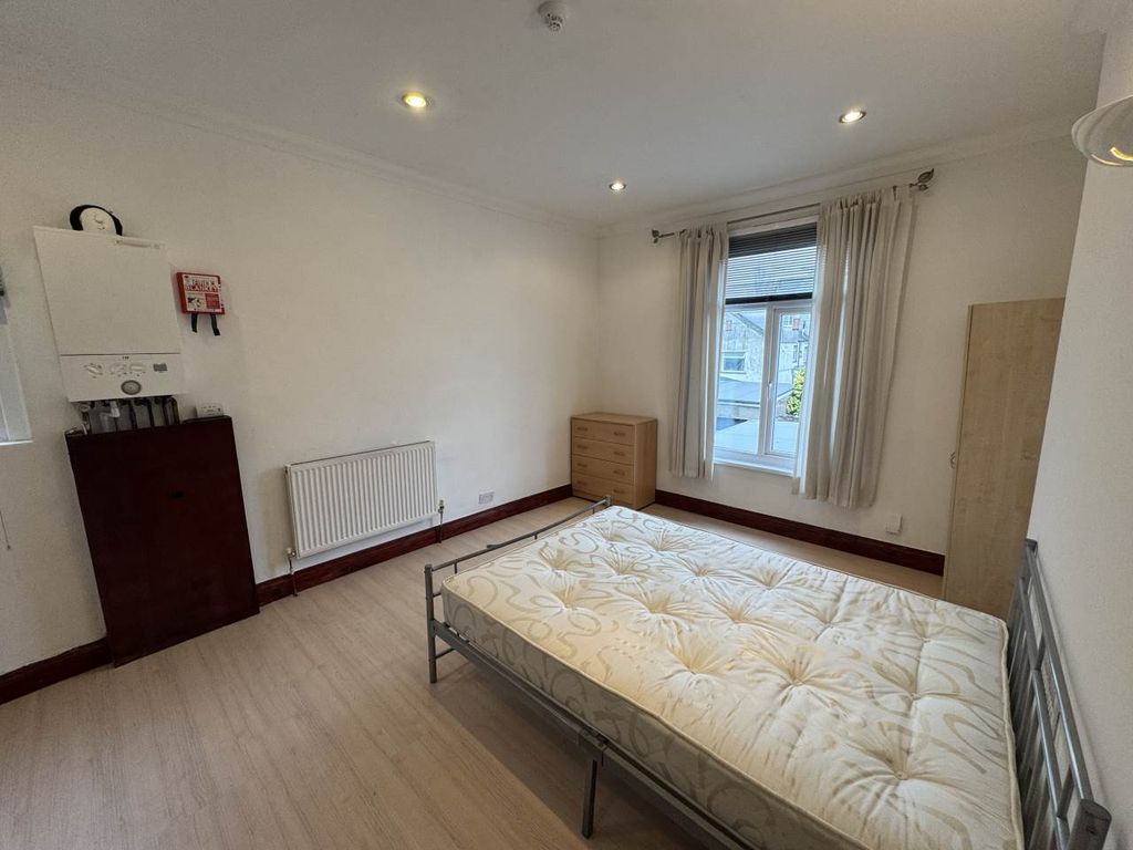 Property photo 3 of 7 Gallery