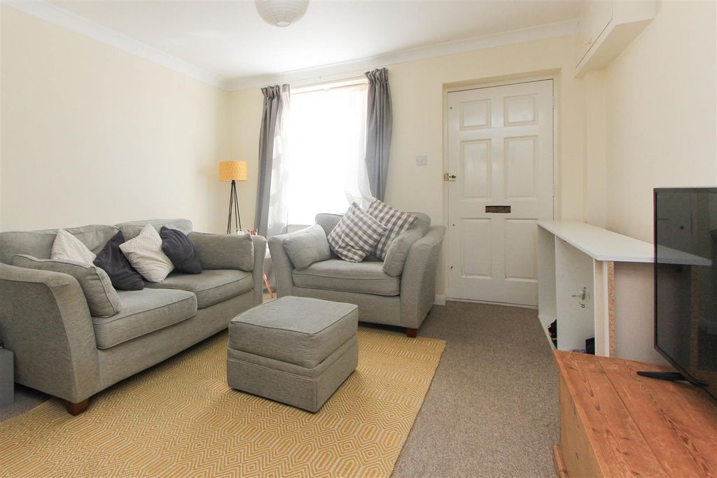 Property photo 3 of 8 Harwich Street, Whitstable