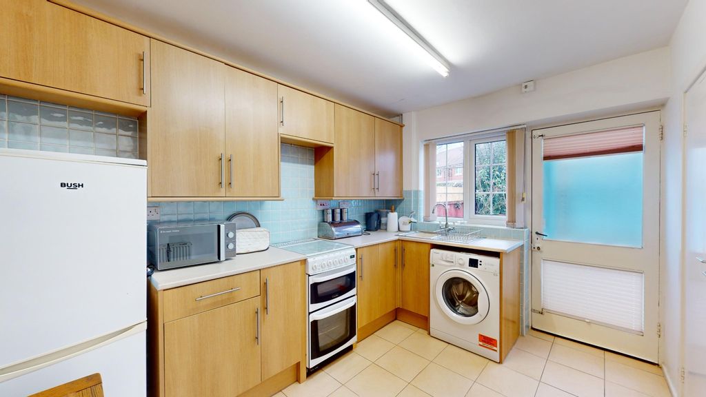 Property photo 2 of 16 3582744