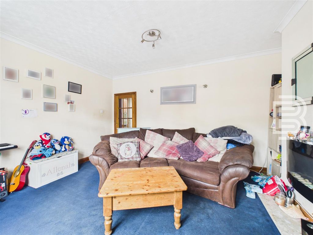 Property photo 3 of 13 Cam01515G0-Pr0218-Still003.Jpg