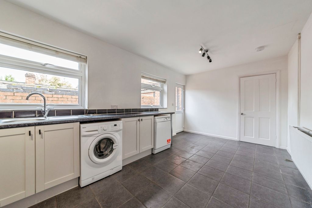 Property photo 3 of 17 Image