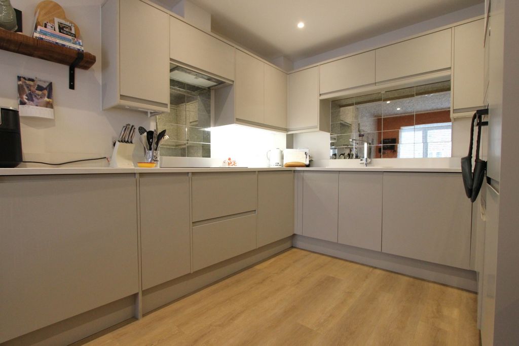 Property photo 2 of 21 Photo 4