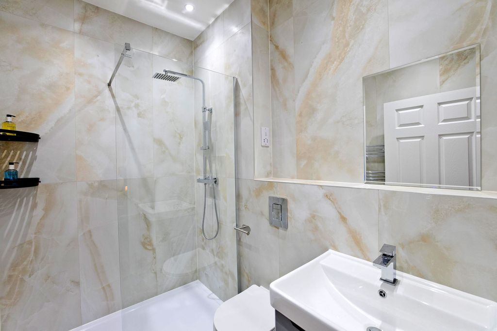 Property photo 3 of 16 Woodberry 64 Studio-5965