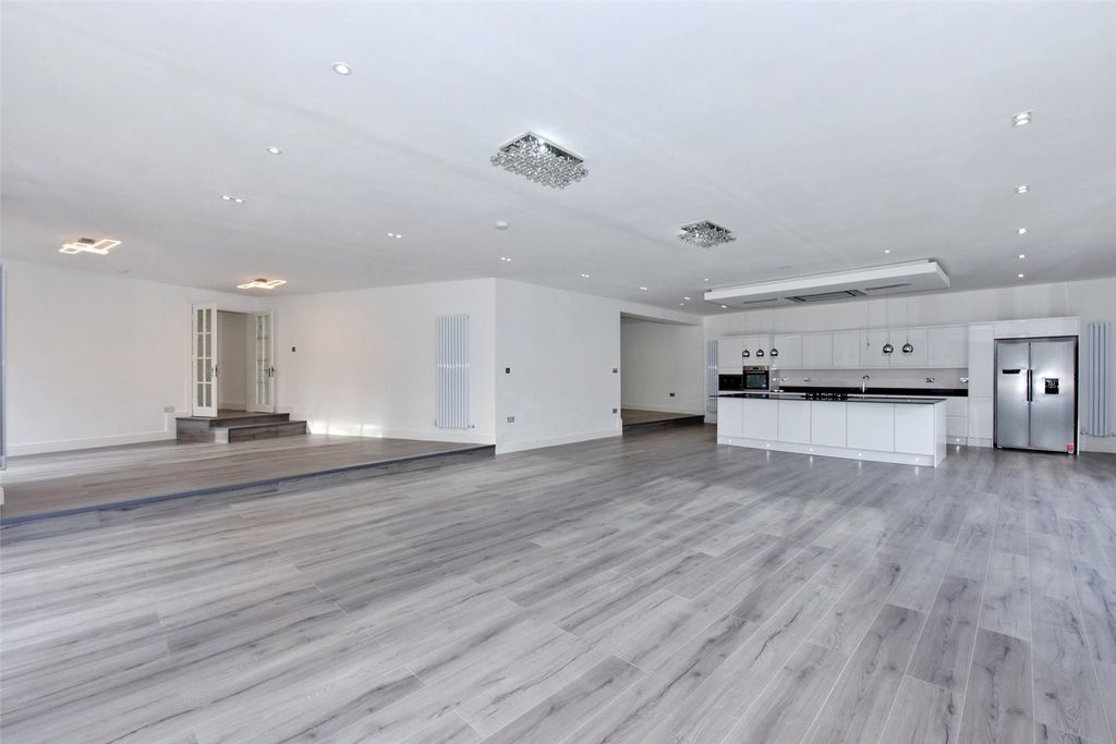 Property photo 2 of 12 Picture No. 06
