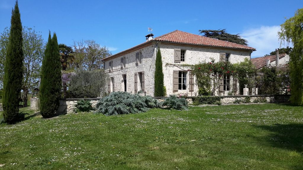 Property photo 1 of 30 Beautiful Gascon Property With Guest House, Swimming Pool And Vineyard Views