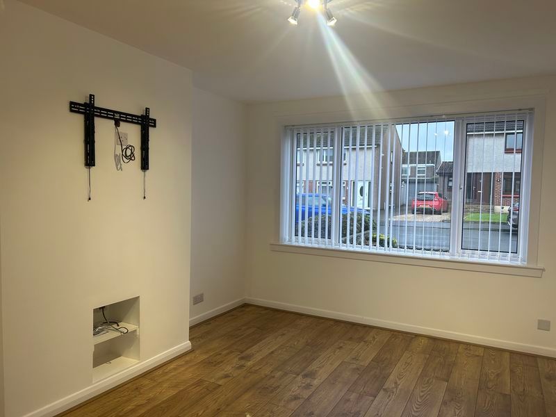 Property photo 3 of 29 Lounge