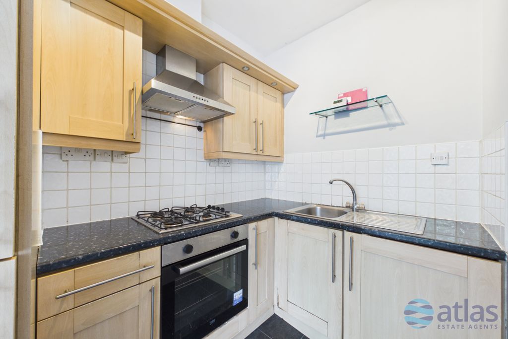 Property photo 3 of 19 Kitchen