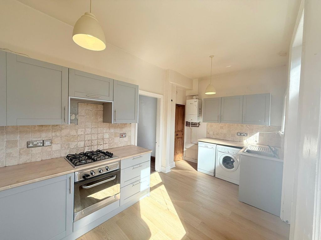 Property photo 2 of 21 Picture No. 25