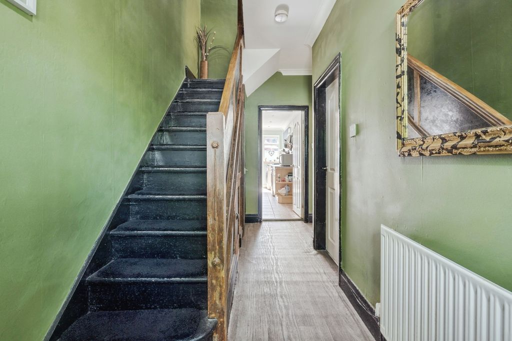 Property photo 2 of 19 Pbox-Img.Jpg