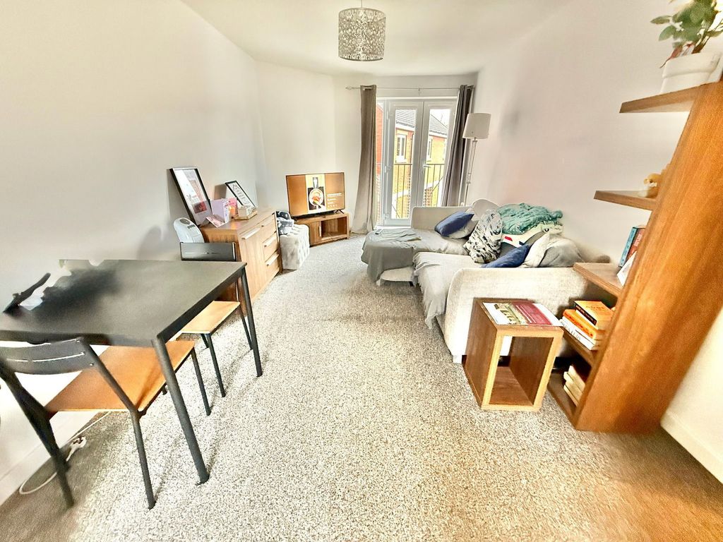 Property photo 3 of 11