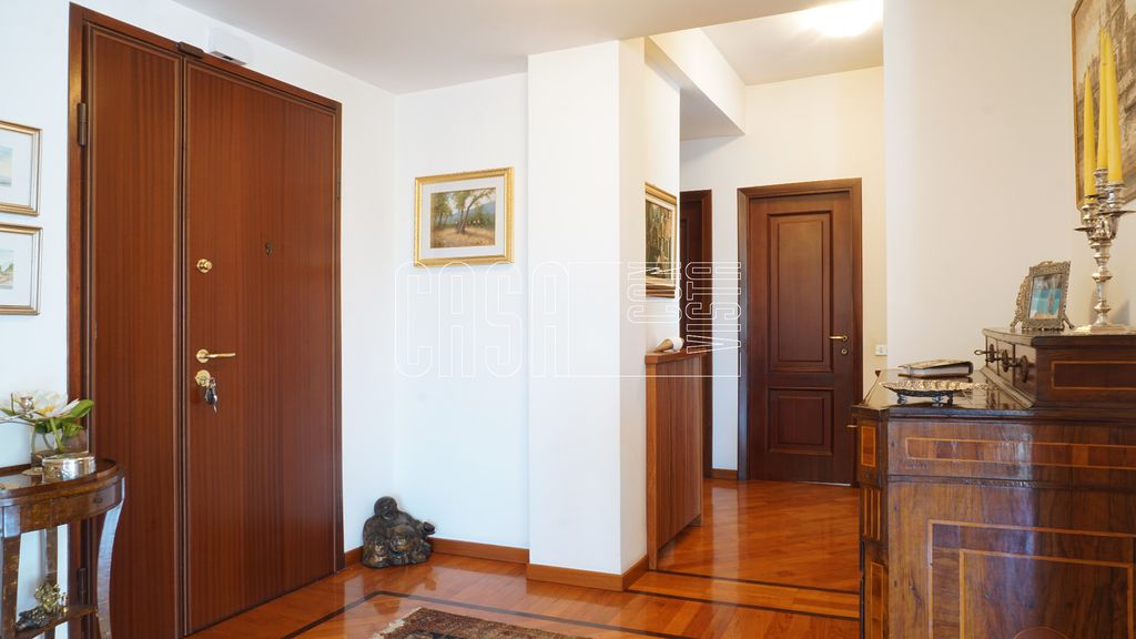 Property photo 3 of 46