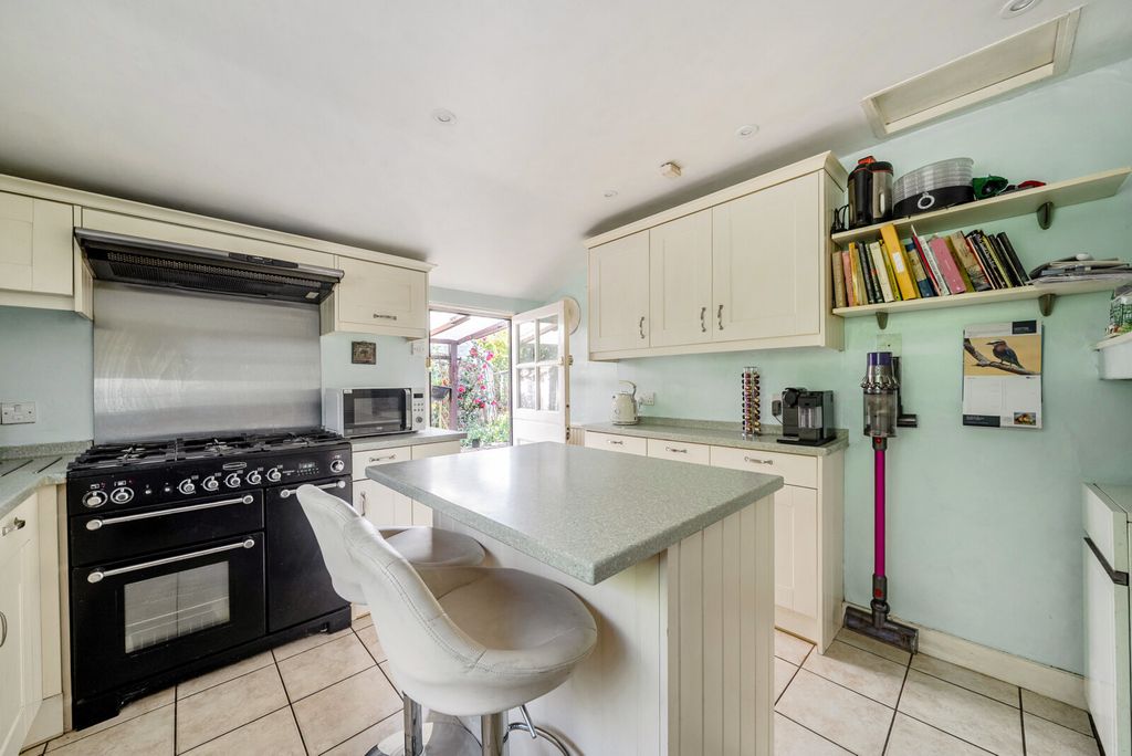 Property photo 3 of 21 1439049-8-69d662c...