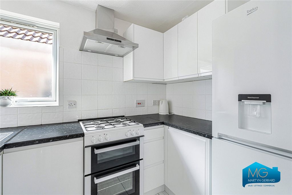 Property photo 2 of 18 Picture No. 08