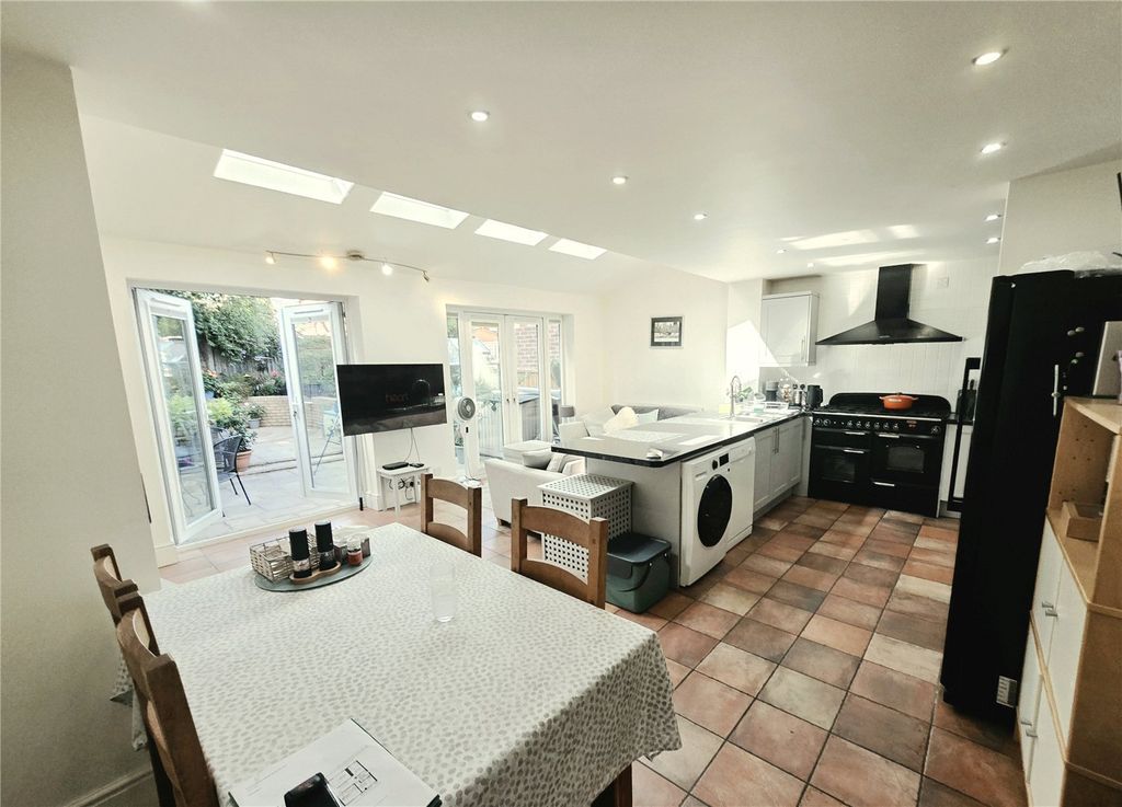 Property photo 2 of 15 Picture No. 13