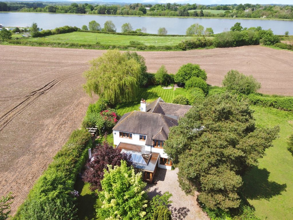 Property photo 2 of 17 Photography