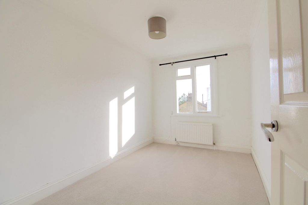 Property photo 3 of 10 Bedroom 2