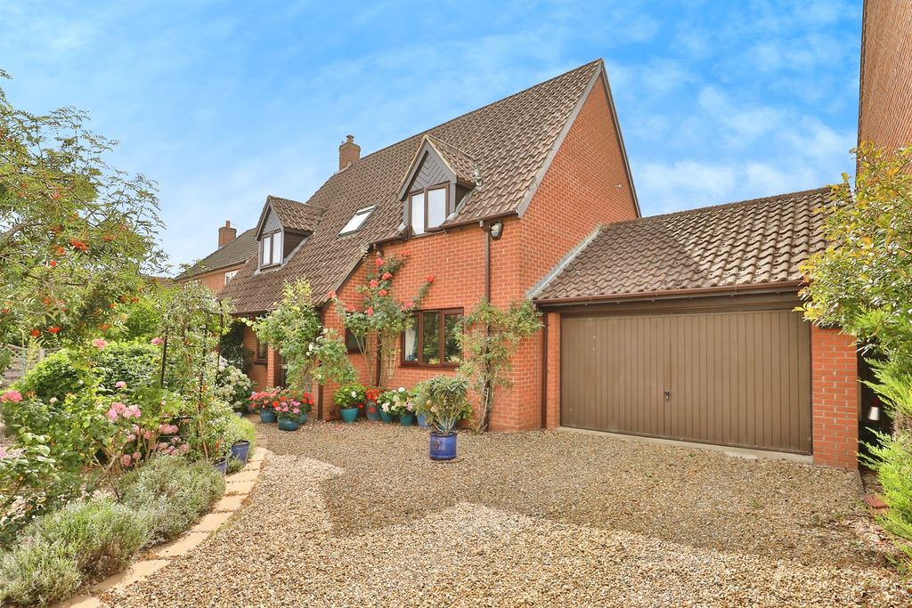 Property photo 1 of 17